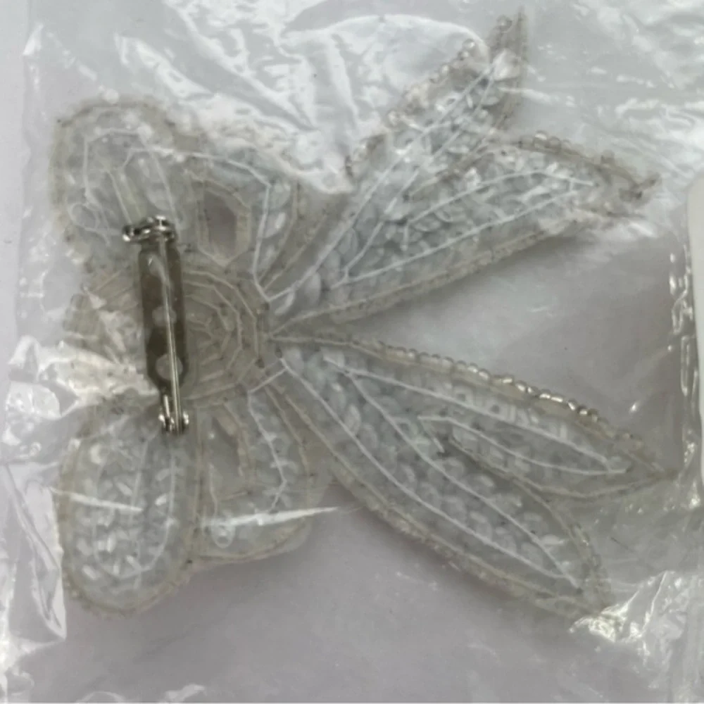 Metallic Silver Sequins Bow Appliqué‎